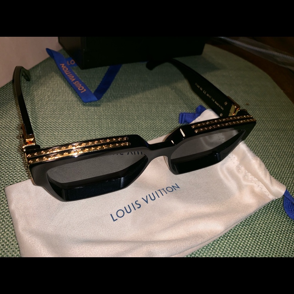 New In Box w/Bag - LV Millionaire 1.1 in black - Picture 2 of 5
